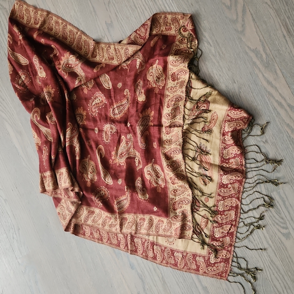 CLOSING UP SHOP!!!!! Gorgeous X-Large Scarf Wrap
